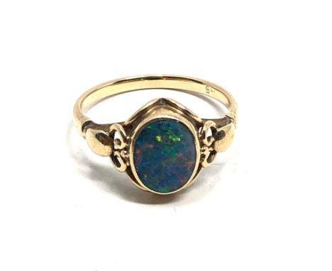 9ct gold opal dress ring (2.7g) 