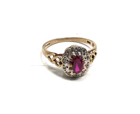 9ct gold synthetic ruby &amp; diamond ring (2.6g) 