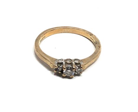 9ct gold diamond ring (2.2g) 