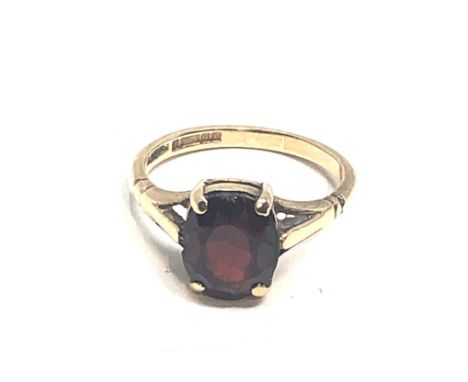 9ct gold garnet dress ring (3.2g) 