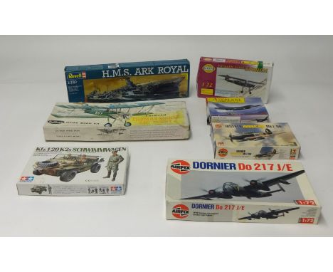 10 assorted scale model kits including Revell, Pandora Sailing Ship wood model etc.