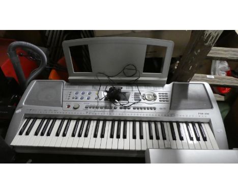 A Yamaha PSR 290 R Key Board 
