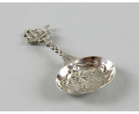 Ships finial Dutch silver caddy spoon with import marks, Chester 1901.   
