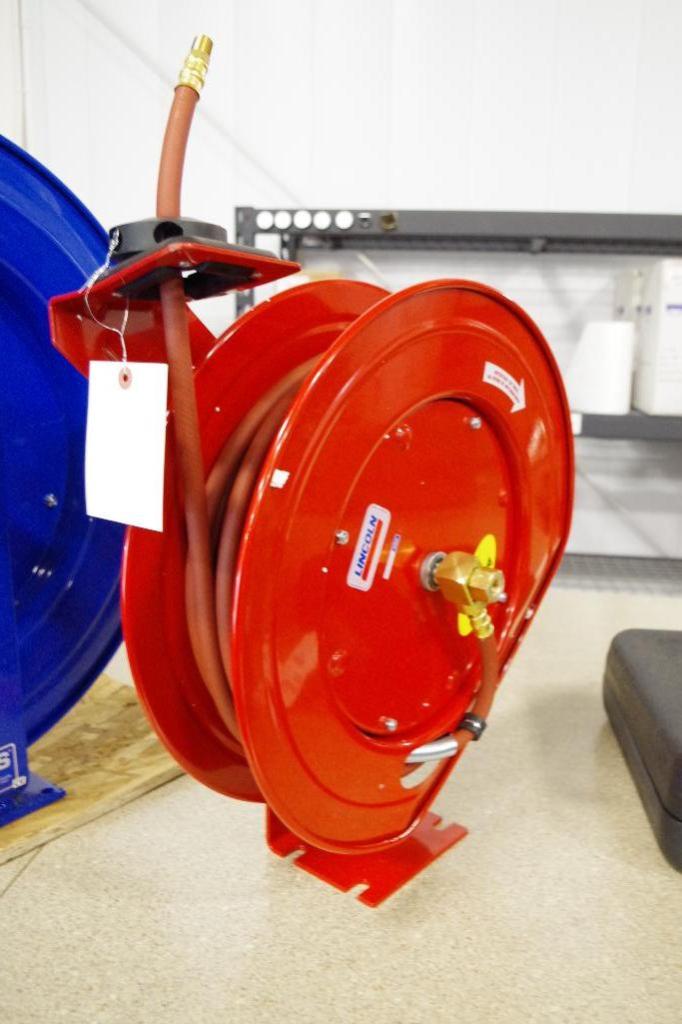 LINCOLN 3/8", 50 ft. Air Hose Reel M/N 83753 (dented on reel, please