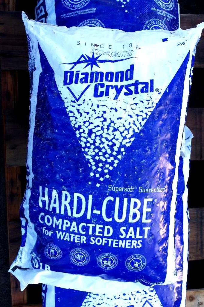 [150] Lbs DIAMOND CRYSTAL HardiCube Water Softener Salt (3 Bags of 50 Lbs)