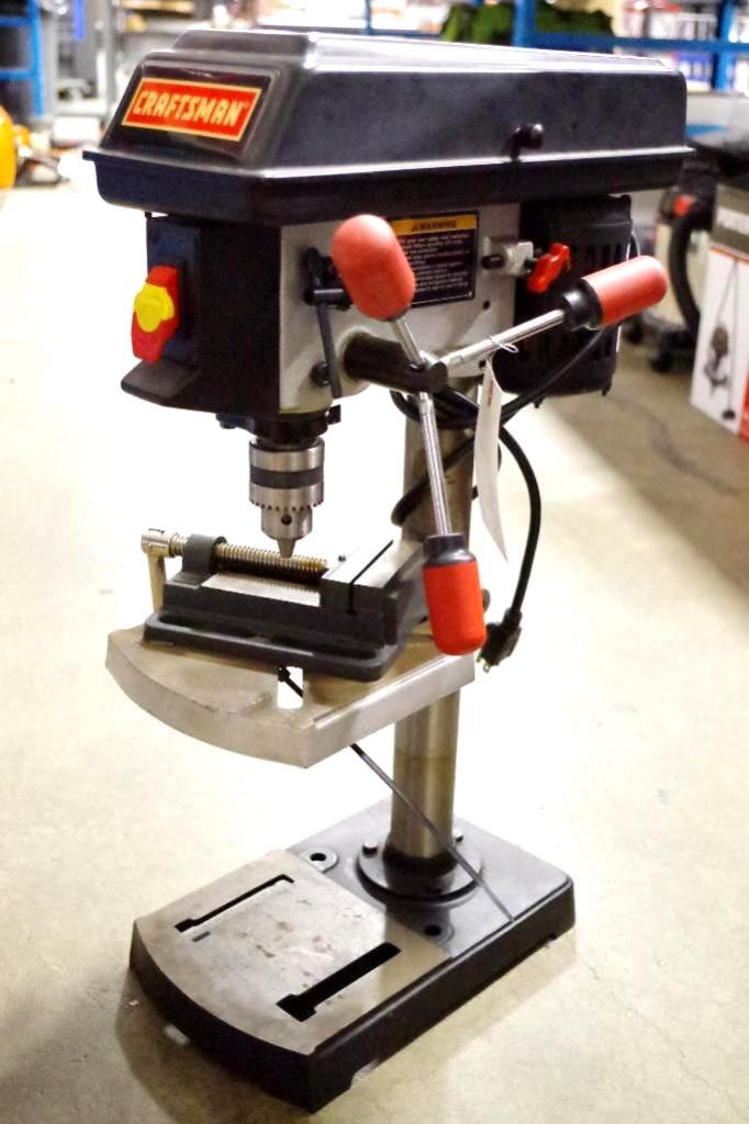 CRAFTSMAN 9" Drill Press, 120V, 2.2A M/N 137.21909