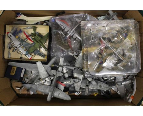 A tray of mixed scale diecast aircraft to include Dinky Toys, Eclipse Models and similar