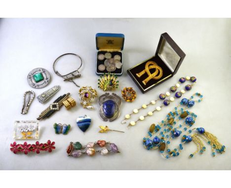 A collection of vintage jewellery including enamel butterfly, stylised scarab set large lapis lazuli cabochon, Art Deco clip,