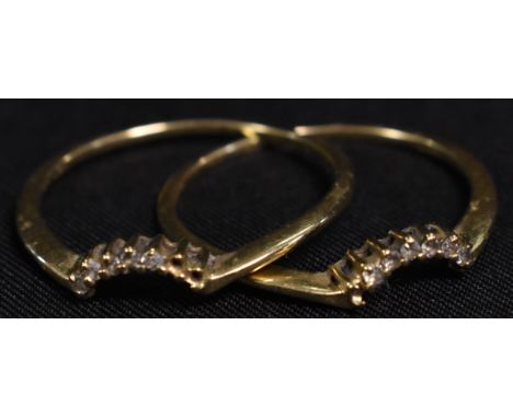 A lady's 9ct gold and diamond ring; another (2) 