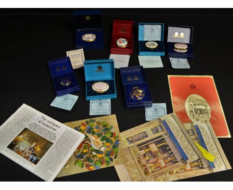 A Halcyon Days reproduction Bilston and Battersea enamel box, the hinged cover printed with a nautical knot in gold on a coba