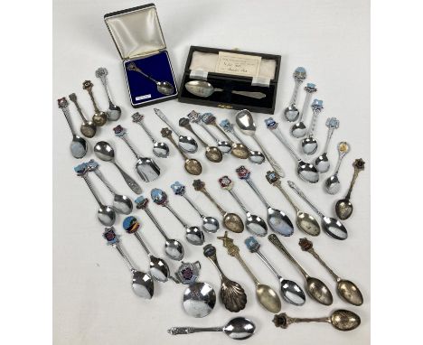 A collection of assorted vintage and more modern decorative and souvenir spoons. To include hallmarked silver, boxed Baby Chr