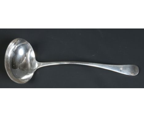 A George V silver ladle. Assayed Sheffield 1910. 228 grams, 30.5cm. Condition Report. To be used as a guide only. Good condit
