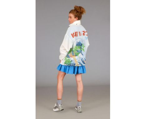 KENZO Wind-/Regenjacke der 1980er Jahre - weißer Stoff (Kunstfaser) mit buntem Aufdruck ¨Welle¨ nach Katsushika Hokusai und B