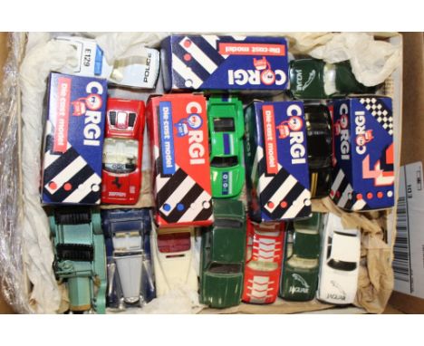 A COLLECTION OF DIECAST DINKY AND CORGI TOY VEHICLES TO INCLUDE ARMY EXAMPLES