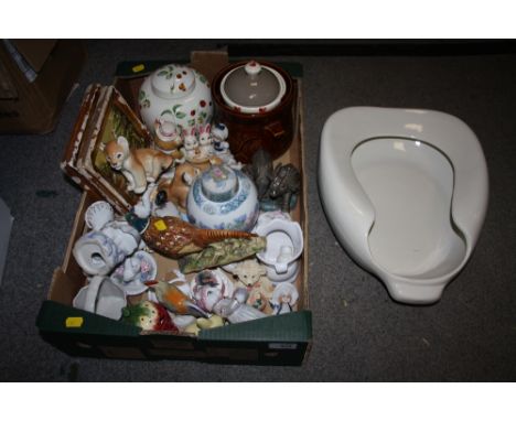 A TRAY OF CERAMIC FIGURES TO INCLUDE A BESWICK 1226 PHEASANT, A/F AND RUSSIAN FIGURES