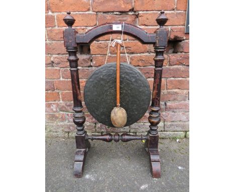 A VINTAGE BRASS GONG ON STAND WITH STRIKER H-81 W-47 CM 