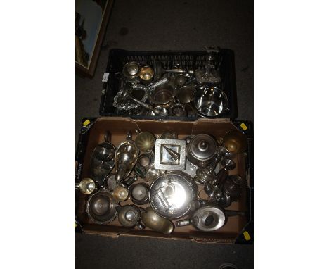 TWO TRAYS OF SILVER PLATED METALWARE ETC. 