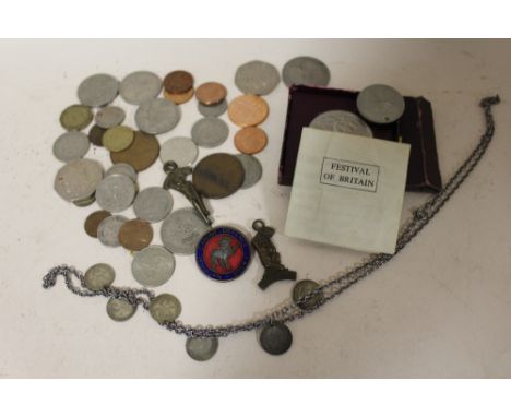 A COLLECTION OF VINTAGE COINS TO INCLUDE A 3 PENNY SET NECKLACE, BOXED 1951 FIVE SHILLING COIN ETC. 