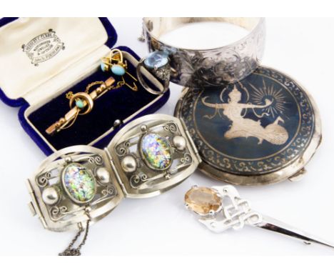 A 9ct gold turquoise bar brooch, centred with sickle moon with cabochon turquoise and matchinf screw back earrings, 3.7g (box
