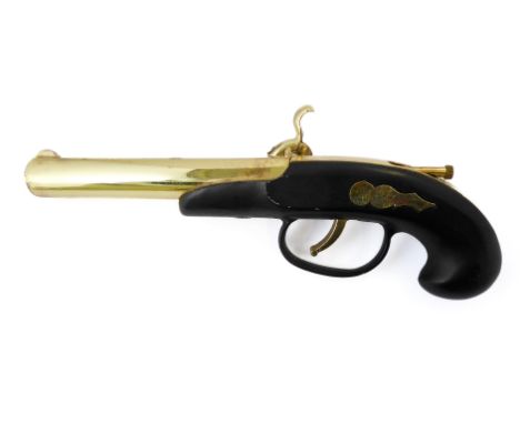 An unusual 1960s/1970s novelty lighter unusually modelled as an 18th century percussion pistol (19cm)