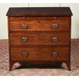 A GEORGE III MAHOGANY CHEST OF DRAWERS, CIRCA 1780