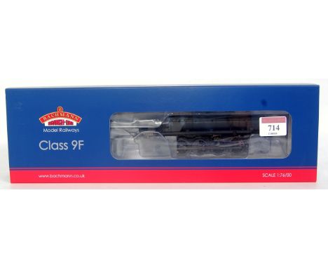 A Bachmann 32-859 BR factory weathered black class 9F engine and tender, DCC ready (NM-BM)