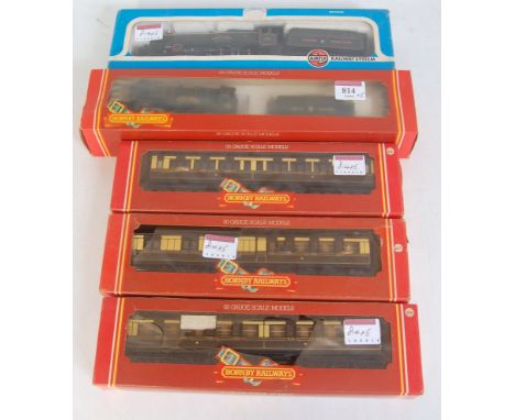 Hornby R392 GWR 'County of Bedford' engine and tender (G-BF), 2x R122 and R123 clerestory coaches (G-BP) and an Airfix GWR 'C