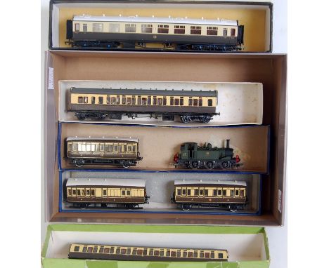 Mixed lot of GWR interest, Dapol Terrier tank engine GWR green No. 5 'Portishead' (G), 3 Ratio 4 wheel coaches, Bachmann Coll
