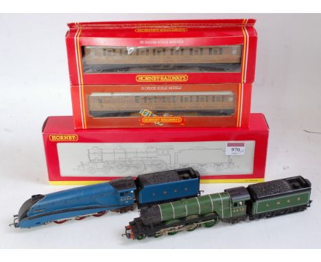 Hornby R2185 LNER lined green class B17/4 engine only 'Norwich City' (G-BG) early series R477 and R478 T Gresley teak coaches