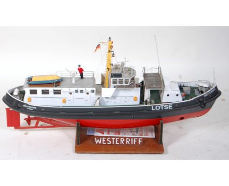 Robbe Westeriff 1:25 scale pilot boat (1990s Vintage), having large single can motor driving single screw, electric to includ