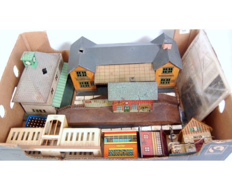 A large tray of assorted German stations including Bing 'London Road' missing fences and chimneys and platforms repainted, Fi