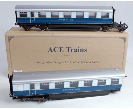 Ace Trains LNER blue/white with silver roof Coronation 7 coach rake including No 1729 Beavertail coach (NM-BNM)