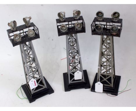 Three USA Marx four aspect light towers (G) near mint
