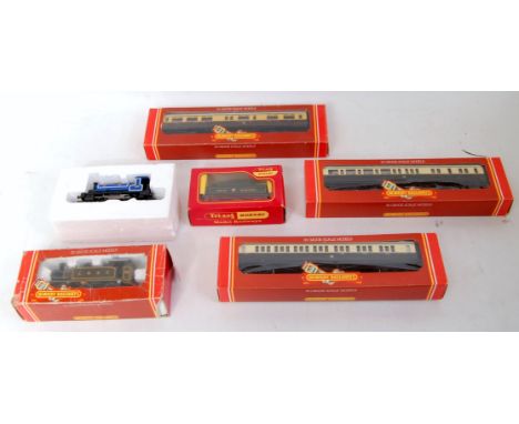 Mixed Hornby items R457, R458, R456 GWR coaches (G-BG) R37 tender only for Lord of the Isles (NM-BNM), R315 LBSC class E2 tan