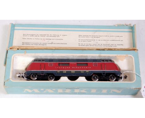 Marklin 3-Rail 3021.6 (1961-62) DB V200 Diesel No.V200 027 in red and grey (G-BFG)(G-BP)