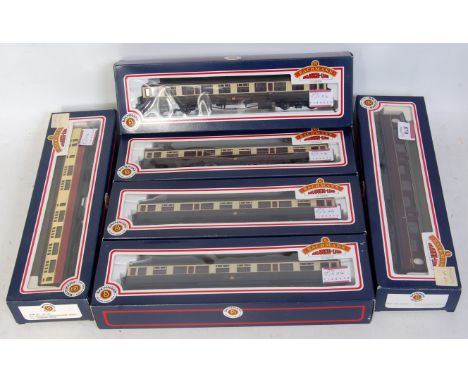 6 Bachmann corridor coaches BR Maroon Thompson 34-376, BR red/cream, Bullied 34-503 and GWR brown/cream 2 x 34-100B and 2 x 3