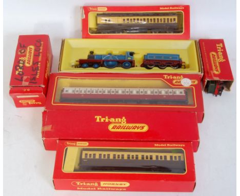 Triang Hornby R553 Caledonian Railway 4-2-2 engine and tender, No. 123, box lid water stained, inner plastic tray OK (G-BD), 