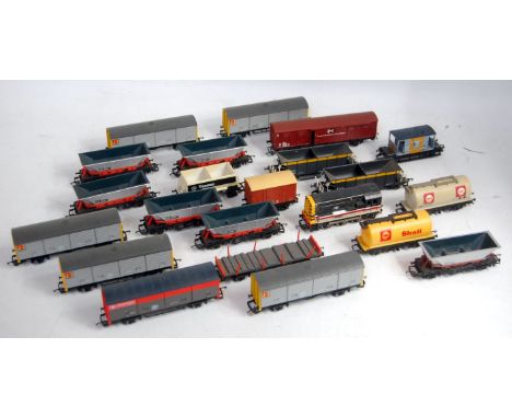 Hornby wagons 6x VDA vans, 6x1 HAA hoppers, ferry van, SAA flat, 2 monobloc tankers, fitted VAN, brake van, Lima 'Tarmac' hop