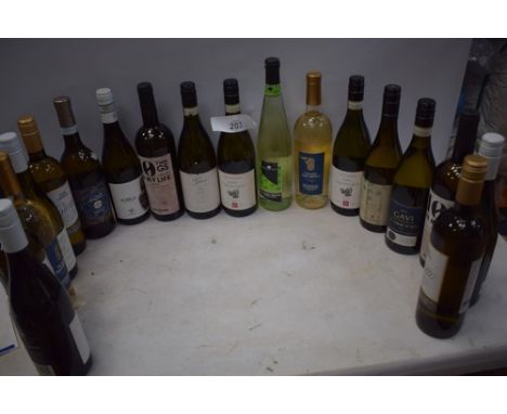 18 x bottles of assorted Italian white wine, see photos (ES16) (18)