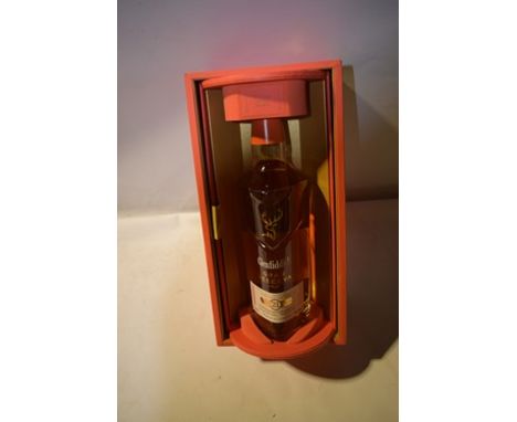 { Option of lots:  59, 60, 61, 62, 63, 64, 65, 66, 67, 68, 69 } 1 x 70cl bottle of Glenfiddich single malt 21 year-old Gran R