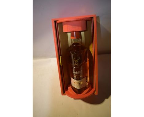 { Option of lots:  57, 58 } 1 x 70cl bottle of Glenfiddich single malt 21 year-old Gran Reserva whisky in rum cask finish - N