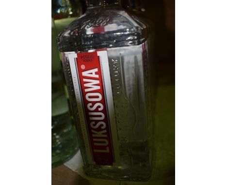 6 x 700ml bottles of Luksusowa Polish vodka (ES15) (6)