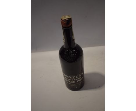 1 x 75cl bottle of Fonseca's First Vintage 1980 port, wax partly worn (ES15) (1)