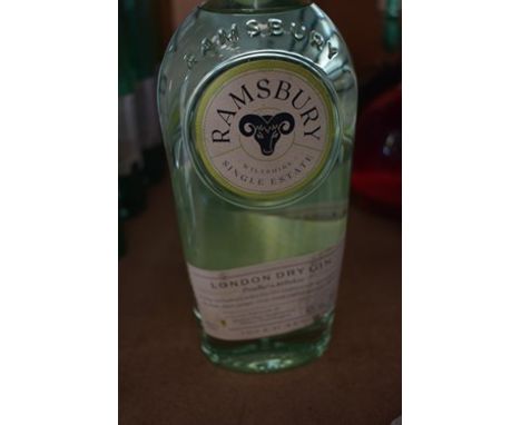 2 x 70cl bottles of Ramsbury Single Estate London Dry gin and 3 x 70cl bottles of Hyke Gin (ES16) (5)