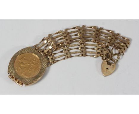 A ladies 9ct gold five-bar gate bracelet set to the centre in engine-turned mount with a 1982 half sovereign, 10.72g 