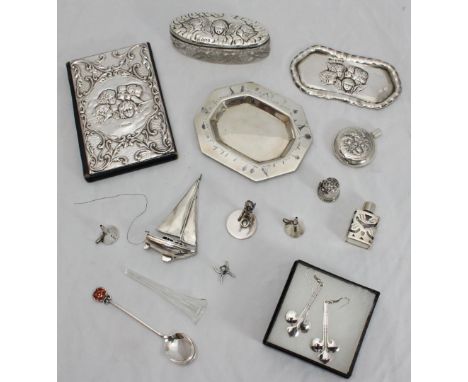 A quantity of silver and white metal trinkets including a Reynolds Angels pin dish, Birmingham, 1904, silver-topped oval toil