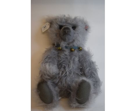 A Steiff limited edition teddy bear, Bell Boy, 879/2000, 662997, 40 cm high, boxed with certificate 