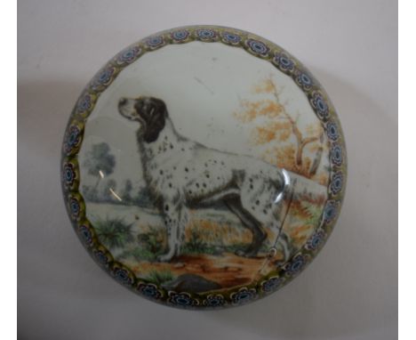 A glass paperweight, encased an English Setter, 8.5 cm diameter