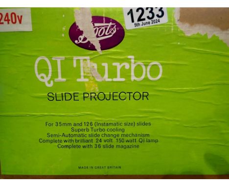 QI Turbo slide projector and screen. Not available for in-house P&amp;P 