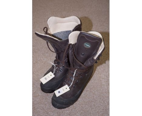 A pair of as new Le Chameau Gore-tex lined hunting boots, size 10 1/2.